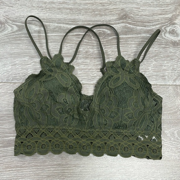 NWT Cherish Boho Strappy Lace Appliqué Crochet Scallop Lace Bralette S - Picture 1 of 12